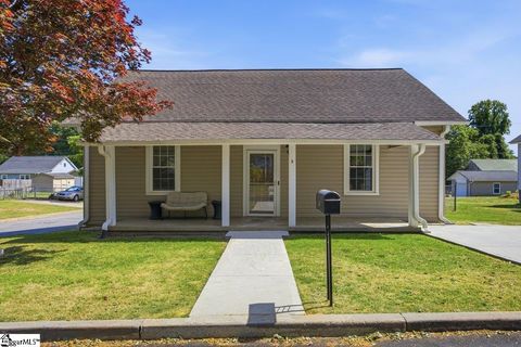 Photo of 5 Geer Street, Greer, SC 29650 (MLS # 1589086)