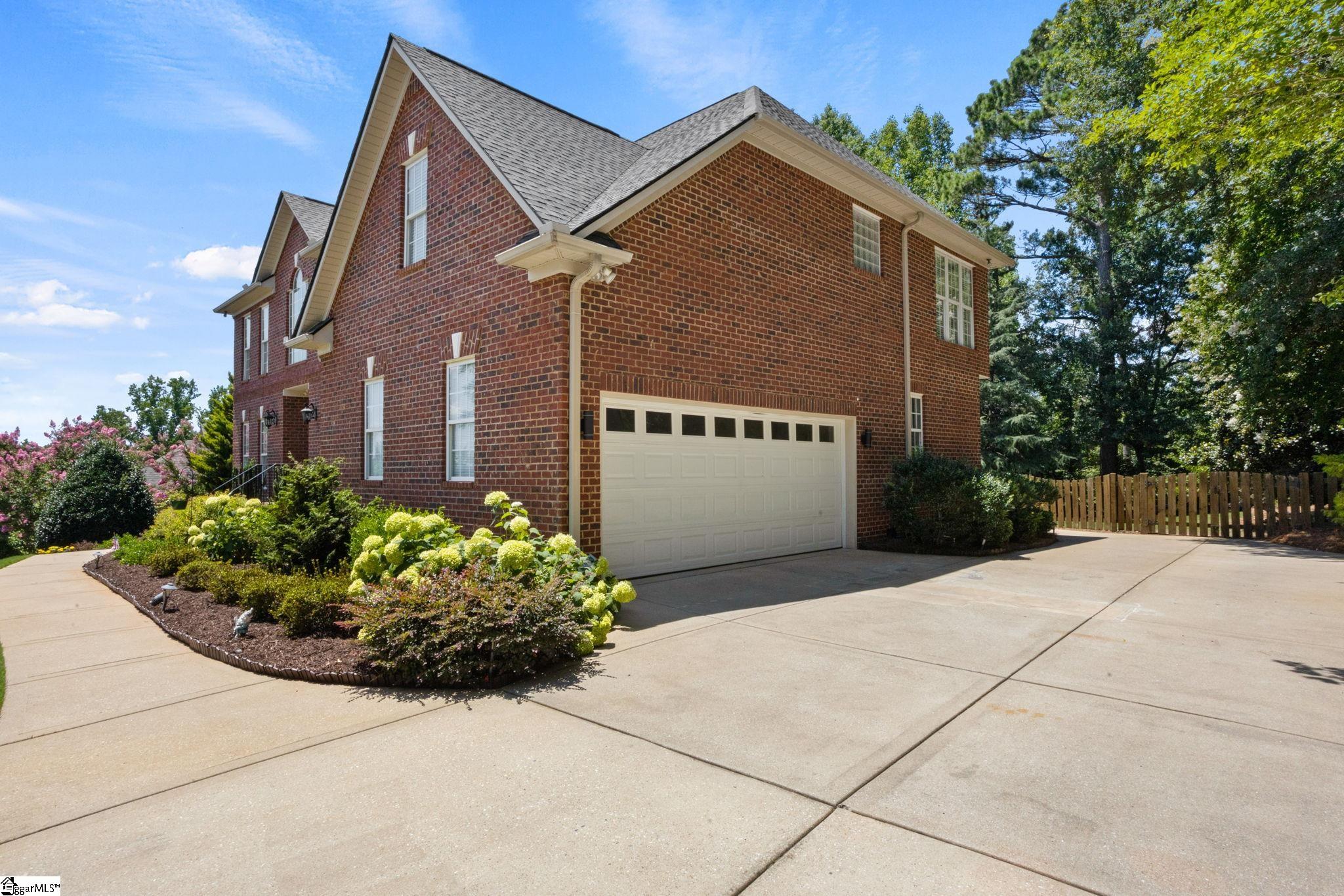 112 Scarlett Drive