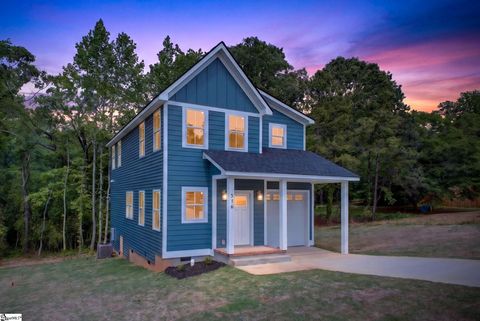 Photo of 316 W Caroline Street, Greenville, SC 29611 (MLS # 1590325)