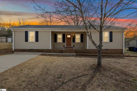 Photo of 717 Old Stagecoach Road, Easley, SC 29642 (MLS # 1583793)