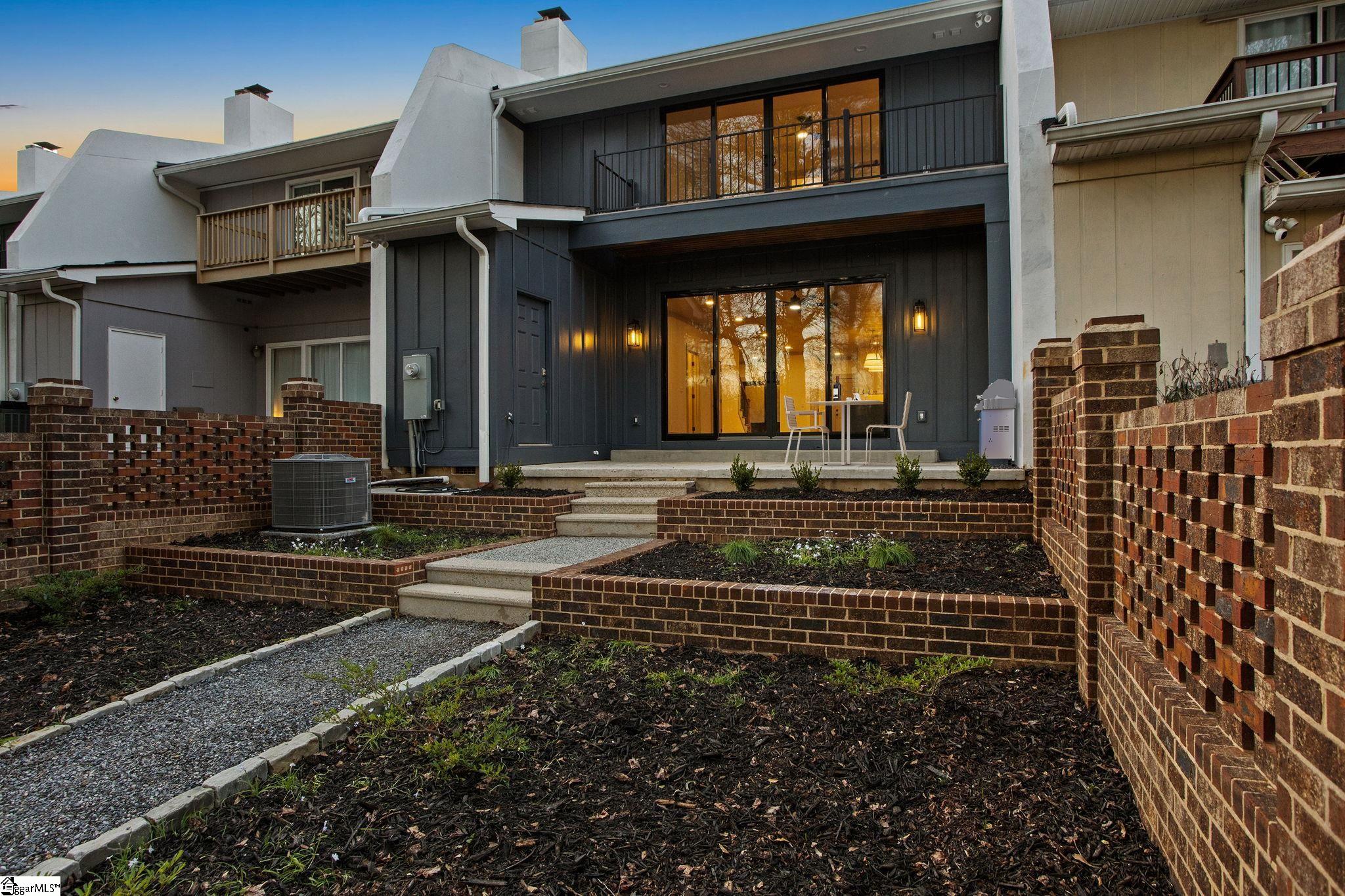 214 Holiday East Avenue
