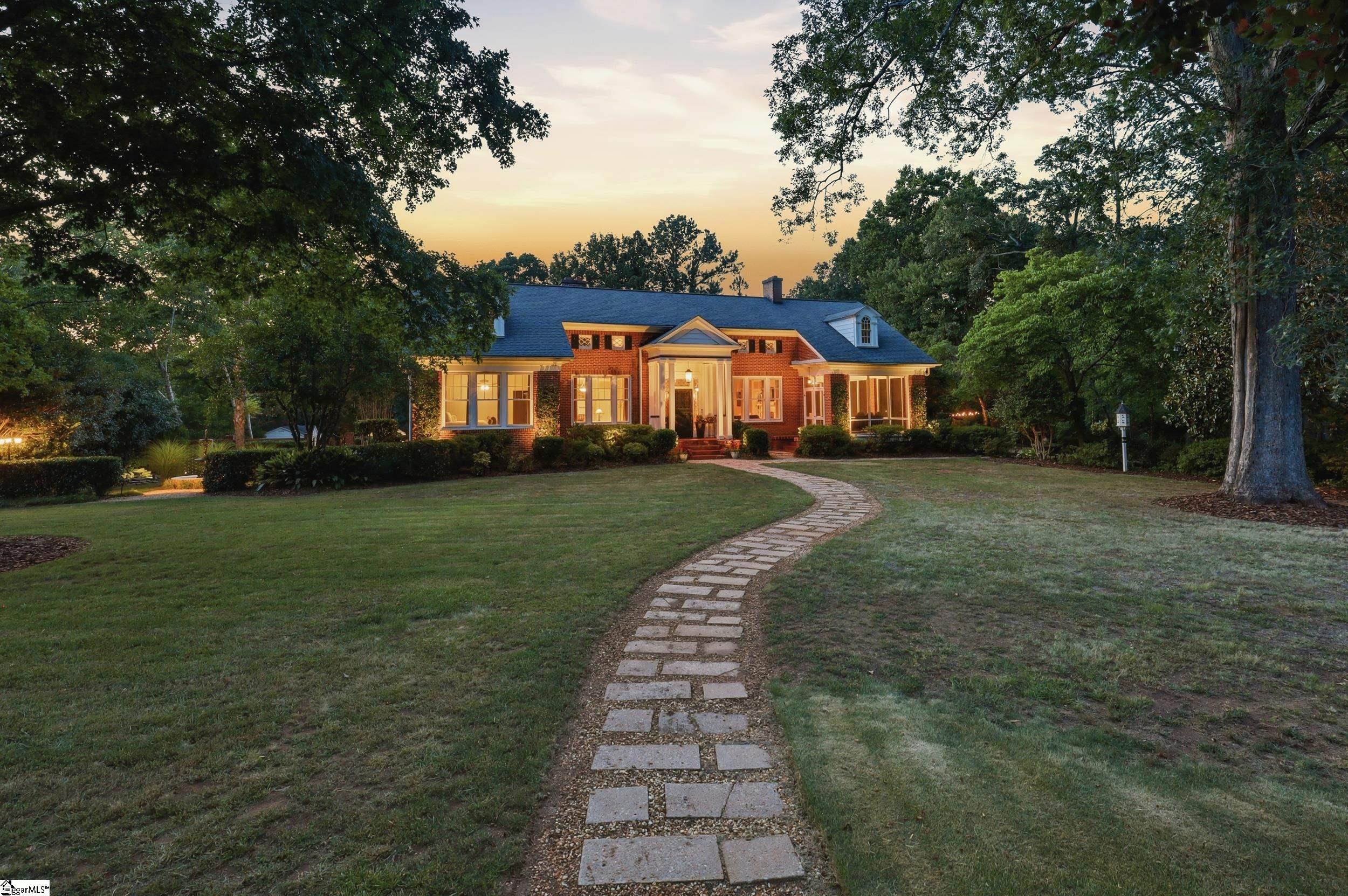 1007 E Calhoun Street