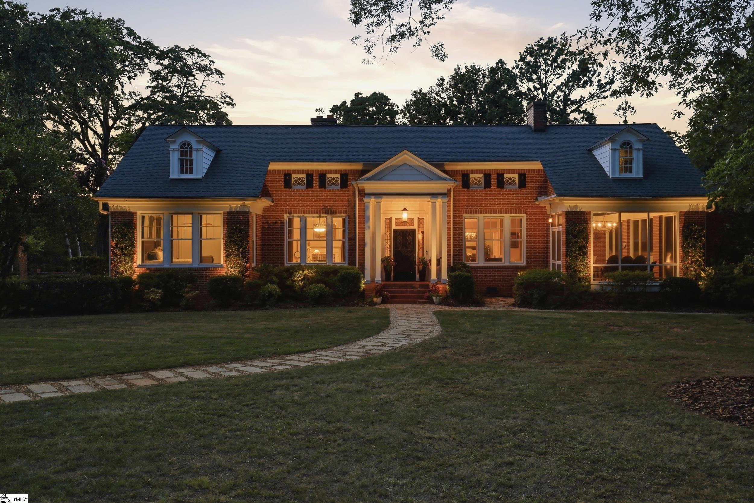 1007 E Calhoun Street