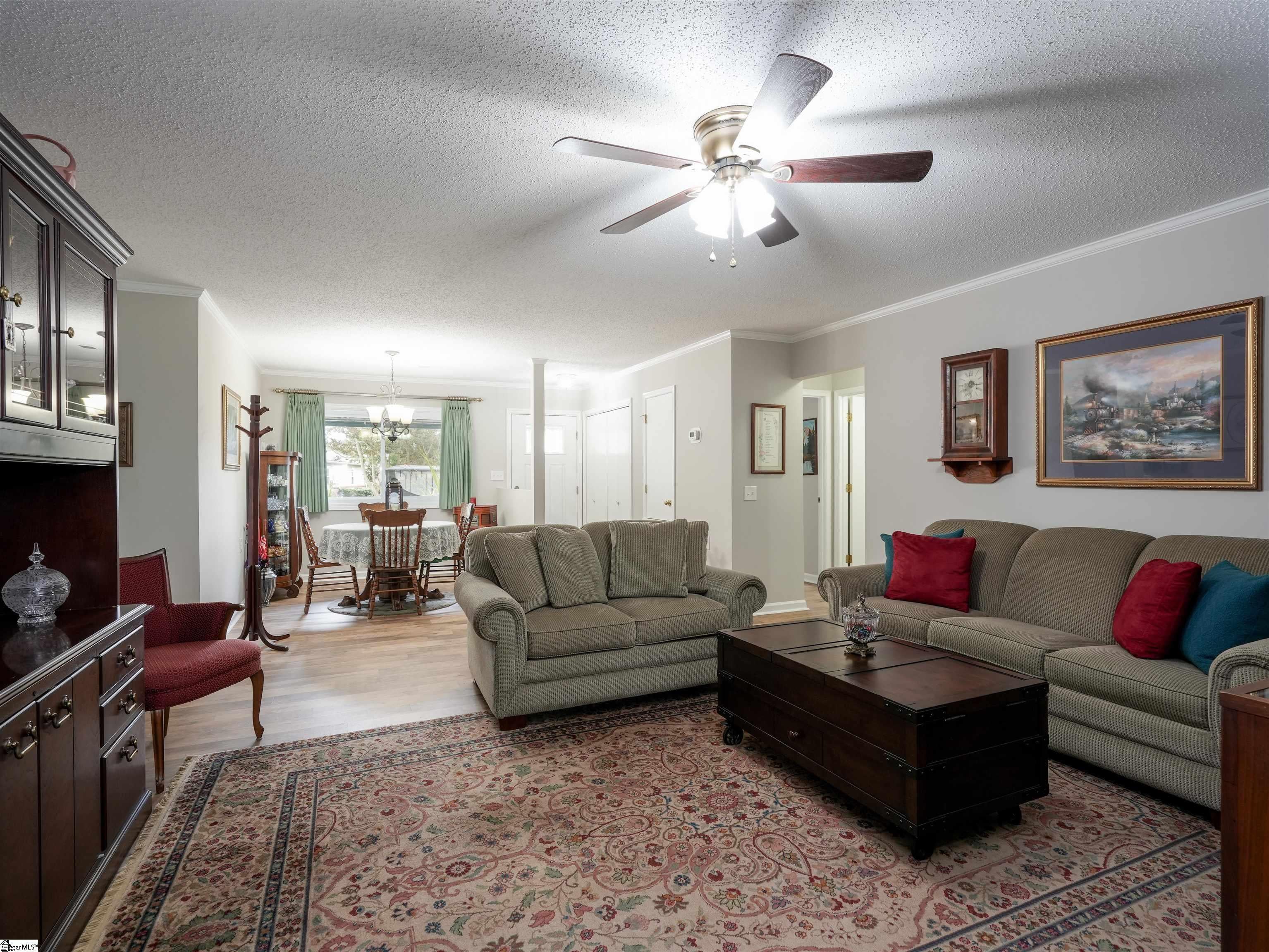 416 Lakeside Circle