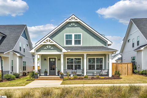 Photo of 407 Mcklee Drive, Travelers Rest, SC 29690 (MLS # 1589099)