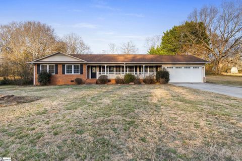 104 Cherokee Road Easley SC 29642