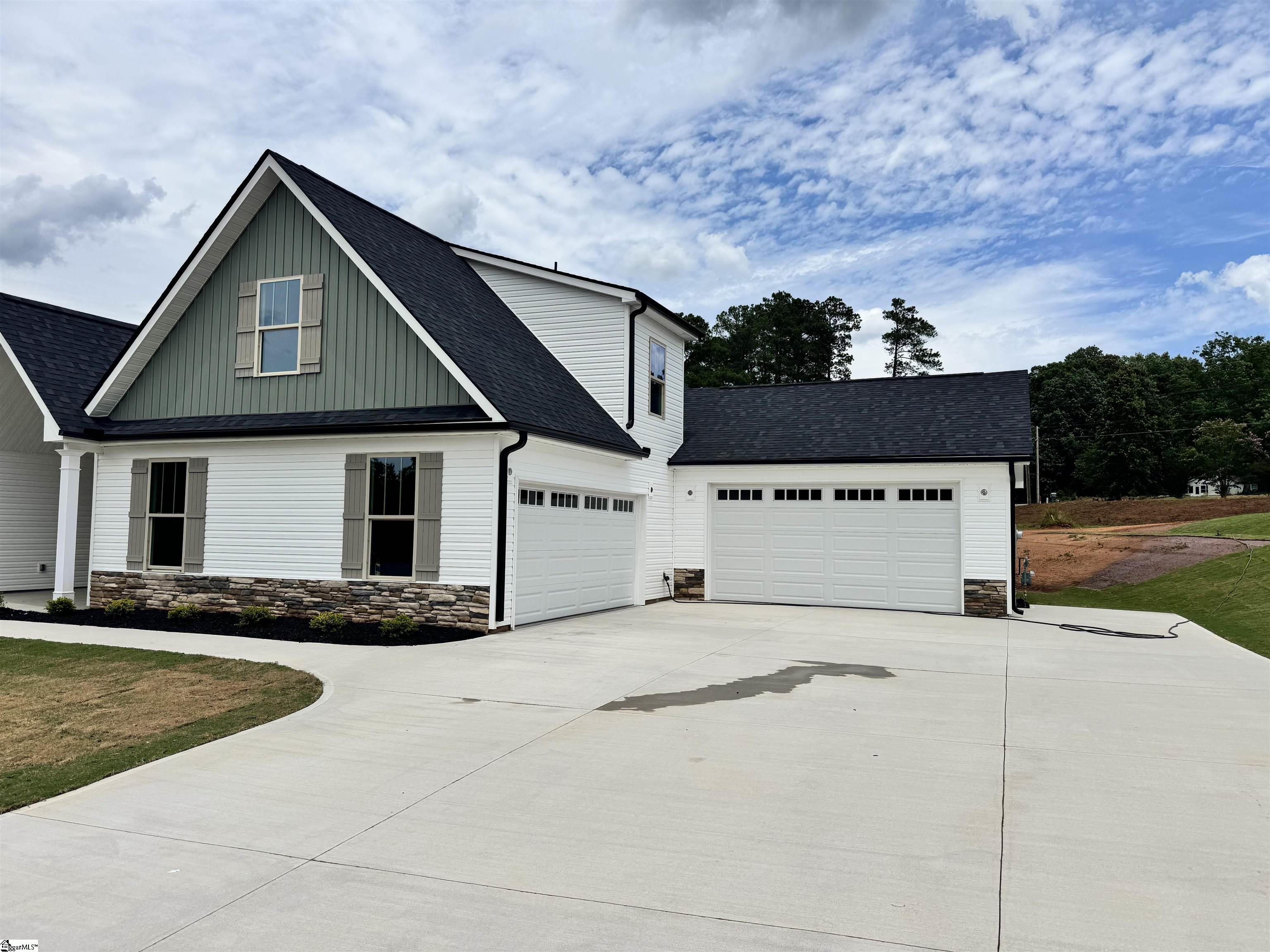 104 Hintons Farm Drive