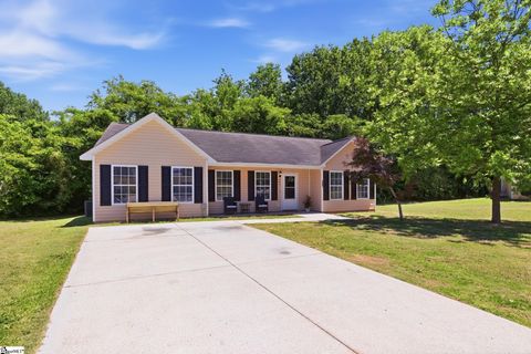 Photo of 207 Symbolic Court, Greenville, SC 29617 (MLS # 1590729)