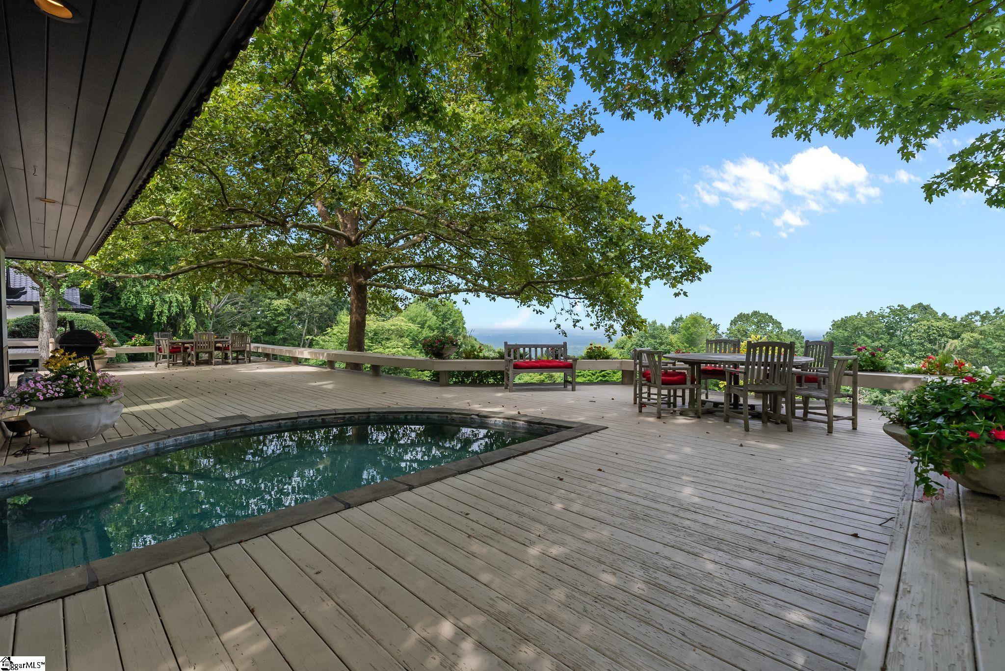 110 Huckleberry Ridge
