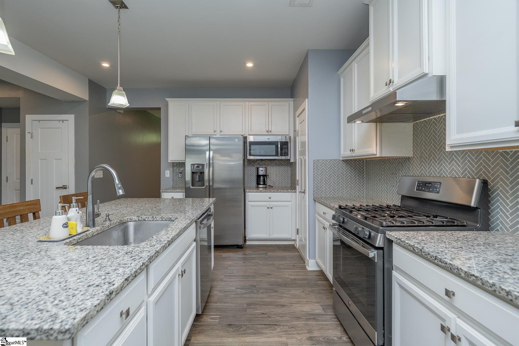 Easley, South Carolina 29642, United States, 4 Bedrooms Bedrooms, ,3 BathroomsBathrooms,Residential,Active,195955