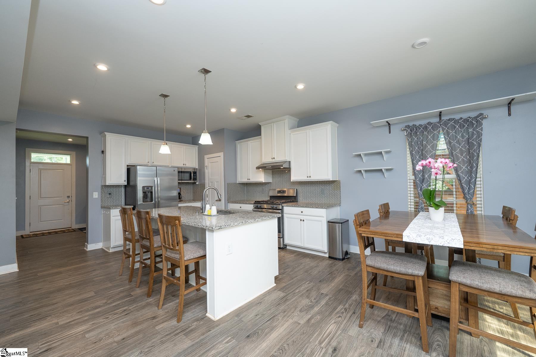 Easley, South Carolina 29642, United States, 4 Bedrooms Bedrooms, ,3 BathroomsBathrooms,Residential,Active,195955