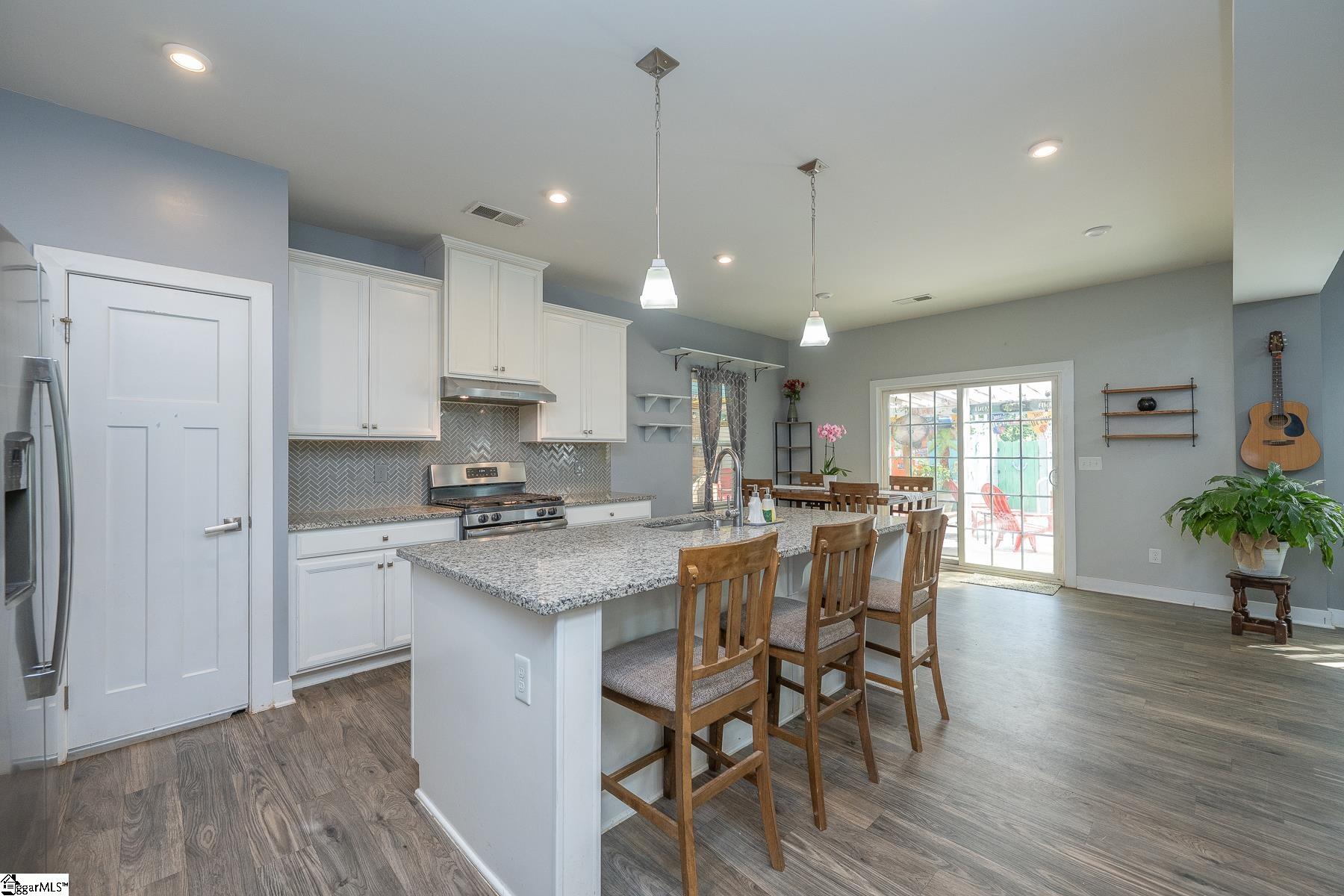 Easley, South Carolina 29642, United States, 4 Bedrooms Bedrooms, ,3 BathroomsBathrooms,Residential,Active,195955