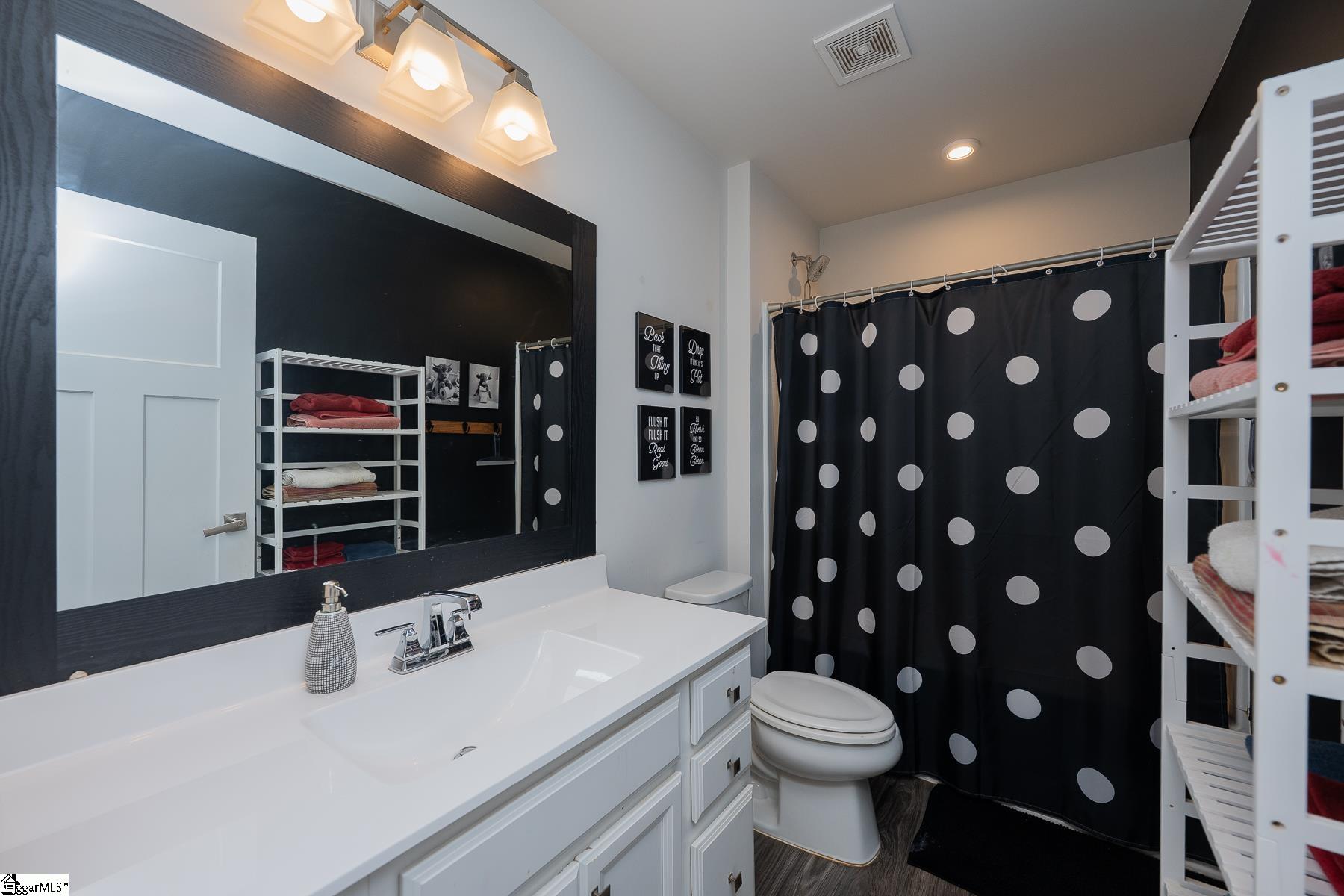 Easley, South Carolina 29642, United States, 4 Bedrooms Bedrooms, ,3 BathroomsBathrooms,Residential,Active,195955