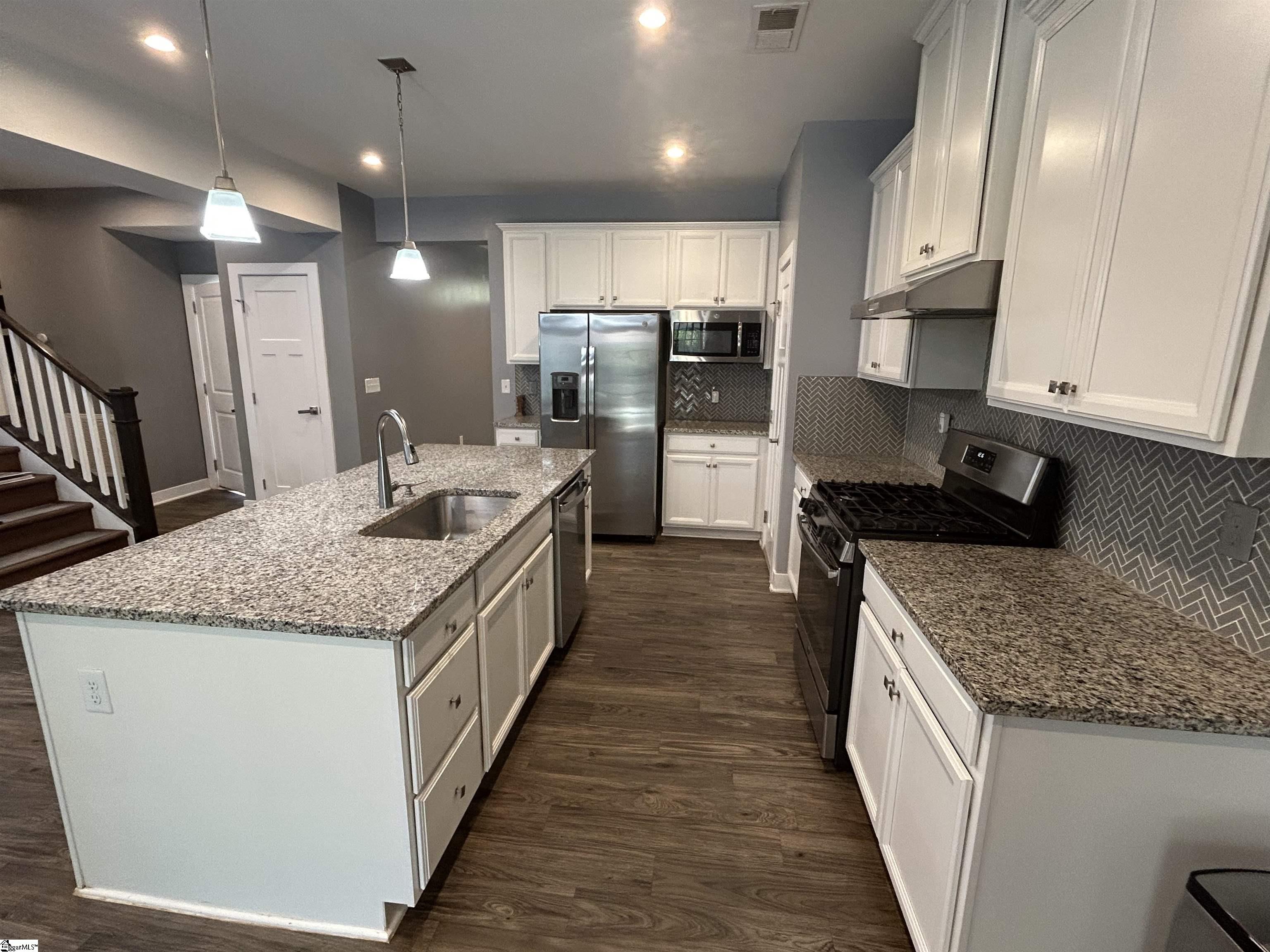 Easley, South Carolina 29642, United States, 4 Bedrooms Bedrooms, ,3 BathroomsBathrooms,Residential,Active,195955