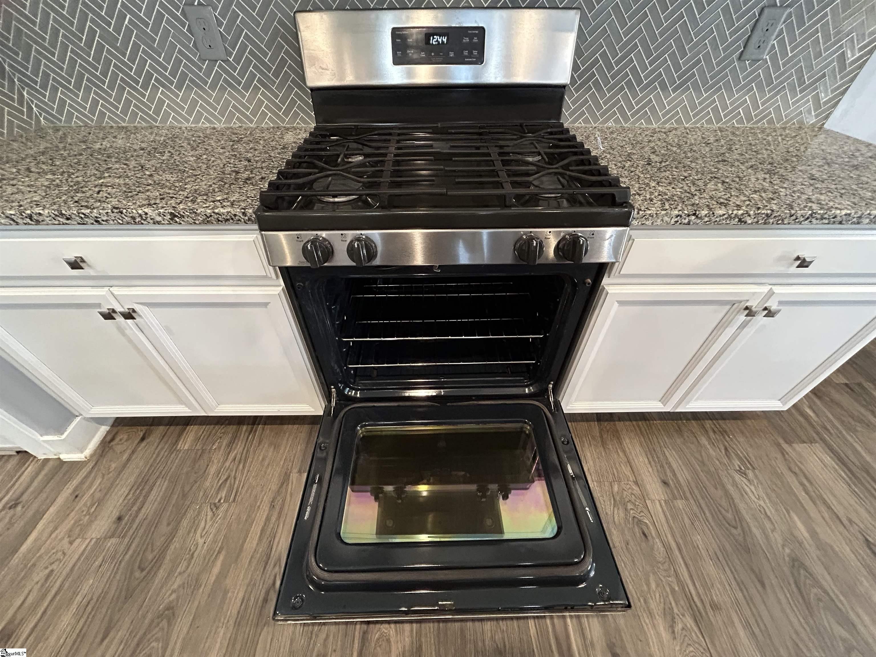 Easley, South Carolina 29642, United States, 4 Bedrooms Bedrooms, ,3 BathroomsBathrooms,Residential,Active,195955