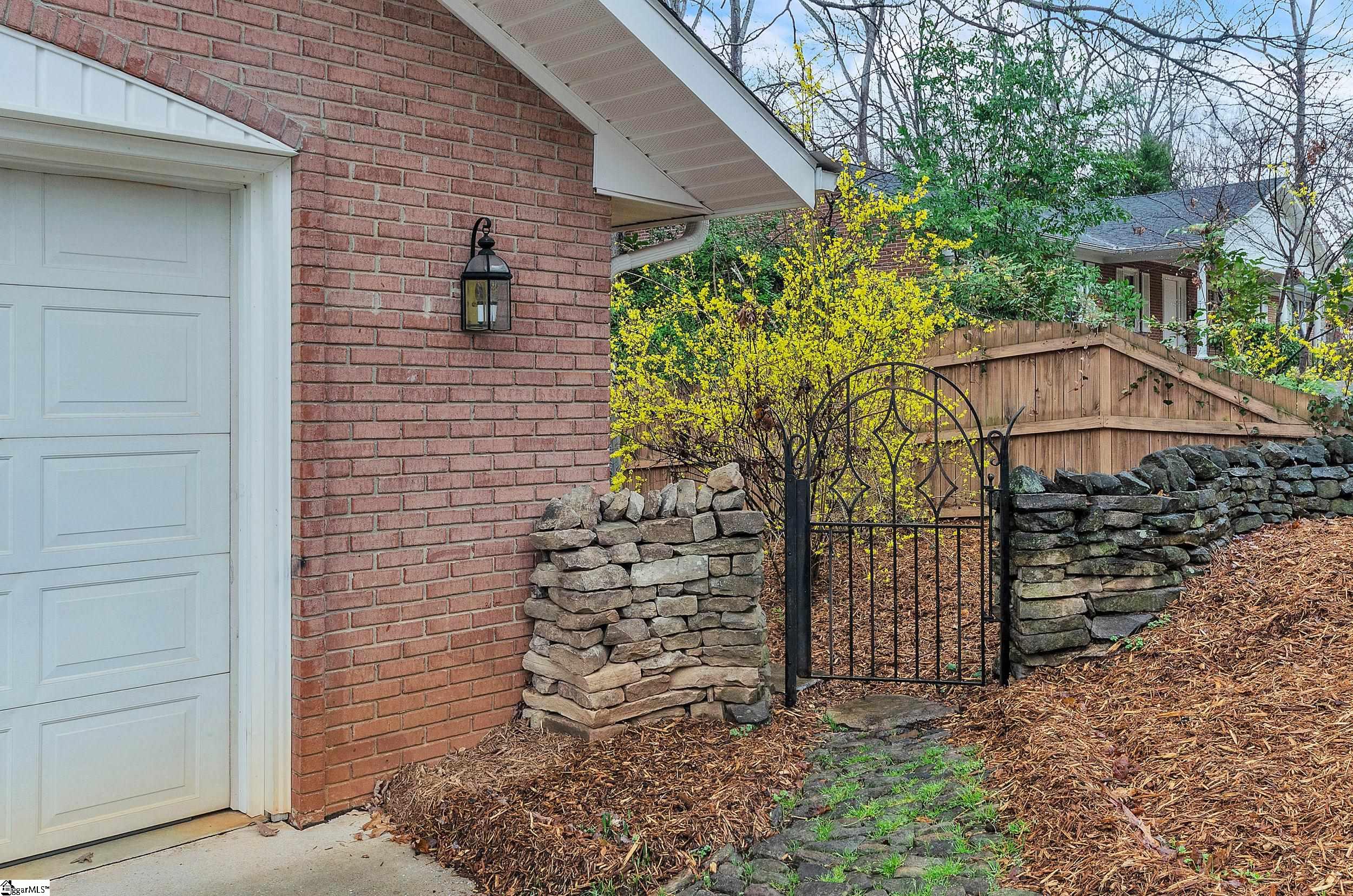 Greenville, South Carolina 29609, United States, 4 Bedrooms Bedrooms, ,4 BathroomsBathrooms,Residential,Active,90411