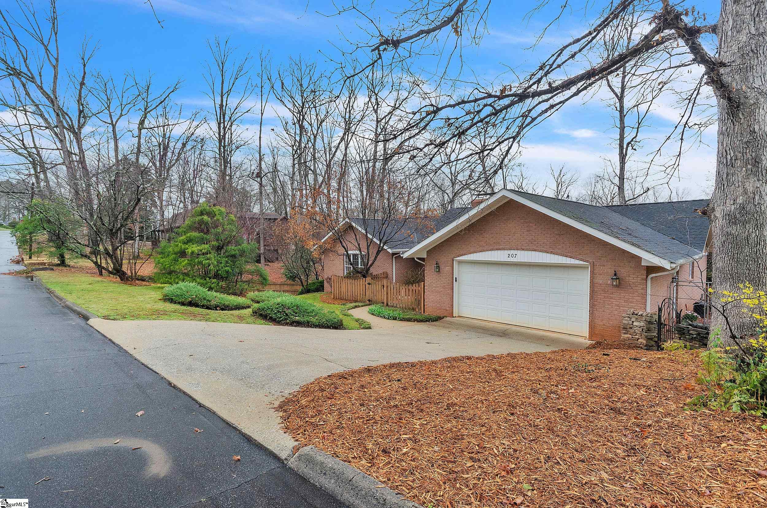 Greenville, South Carolina 29609, United States, 4 Bedrooms Bedrooms, ,4 BathroomsBathrooms,Residential,Active,90411