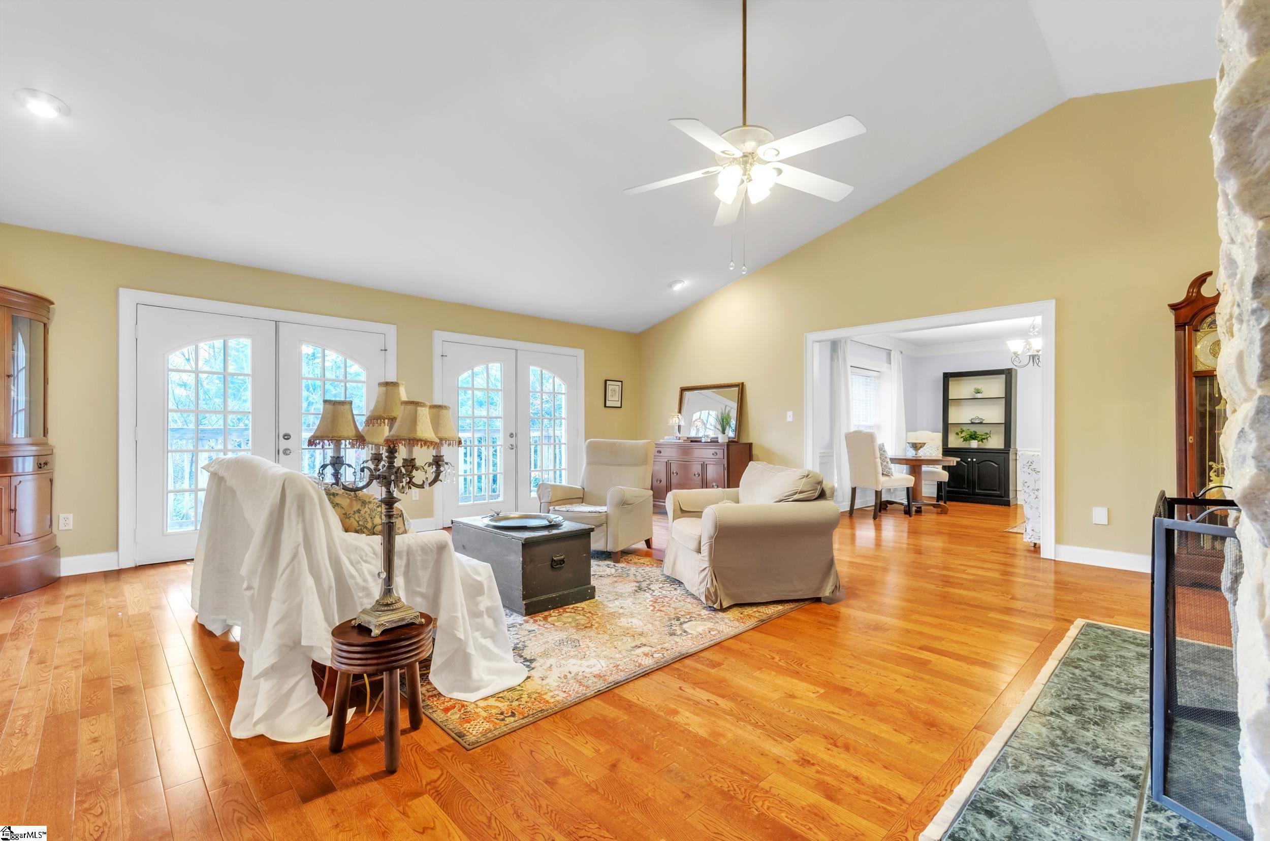 Greenville, South Carolina 29609, United States, 4 Bedrooms Bedrooms, ,4 BathroomsBathrooms,Residential,Active,90411