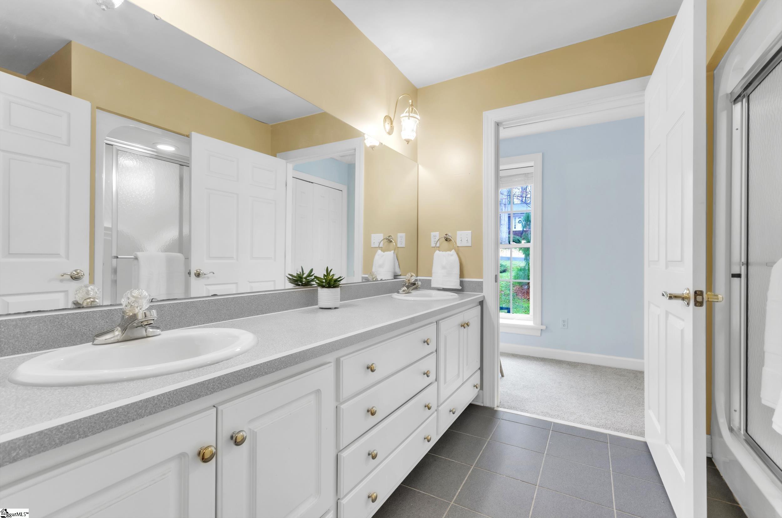 Greenville, South Carolina 29609, United States, 4 Bedrooms Bedrooms, ,4 BathroomsBathrooms,Residential,Active,90411