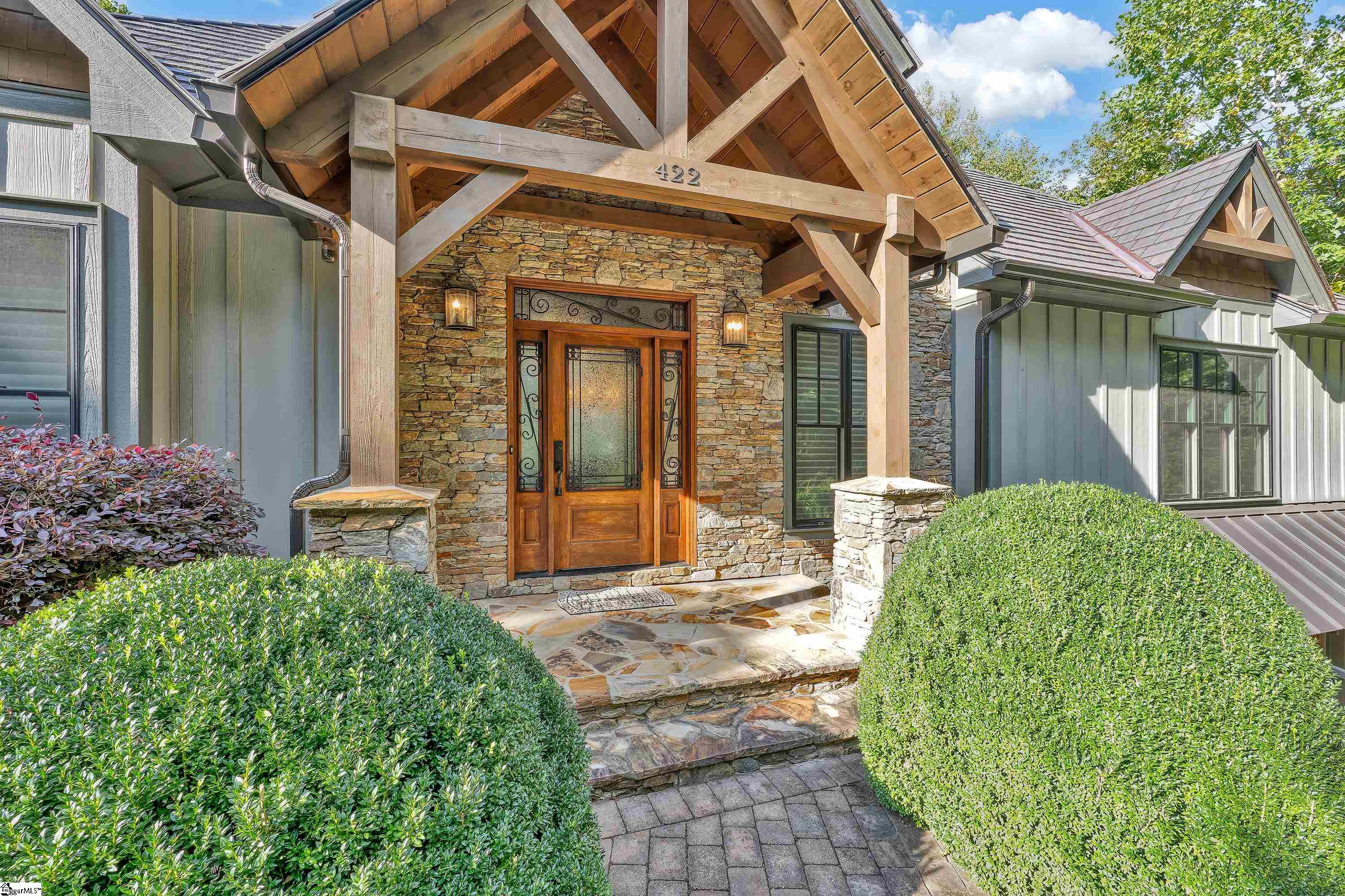 422 Pileated Woodpecker