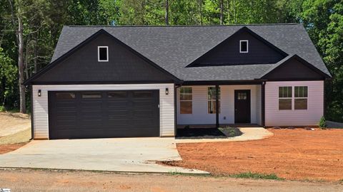 Photo of 195 Susans Road, Gaffney, SC 29341 (MLS # 1589898)