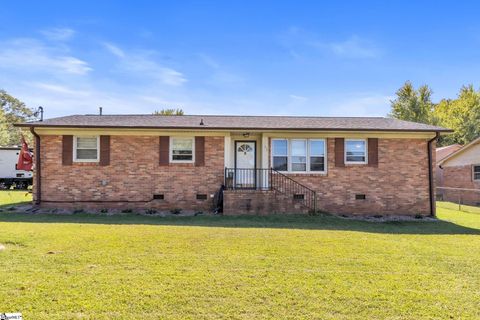 Photo of 132 Waverly Street, Easley, SC 29642 (MLS # 1571385)