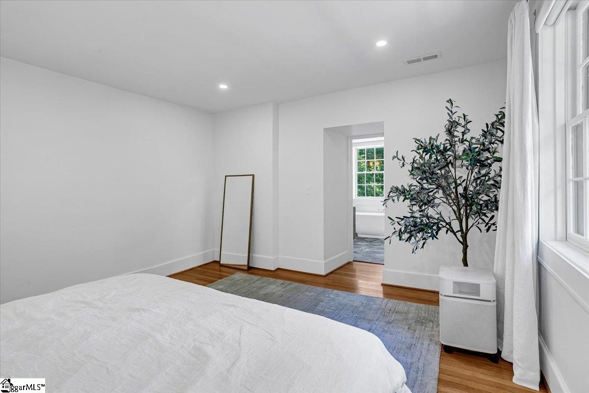 Greenville, South Carolina 29609, United States, 5 Bedrooms Bedrooms, ,4 BathroomsBathrooms,Residential,Active,109180