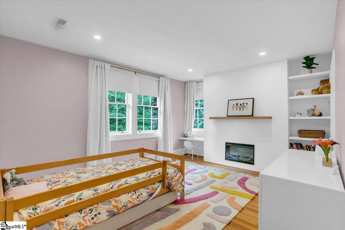 Greenville, South Carolina 29609, United States, 5 Bedrooms Bedrooms, ,4 BathroomsBathrooms,Residential,Active,109180