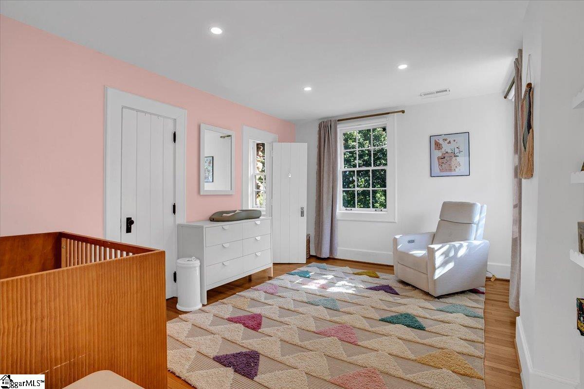 Greenville, South Carolina 29609, United States, 5 Bedrooms Bedrooms, ,4 BathroomsBathrooms,Residential,Active,109180