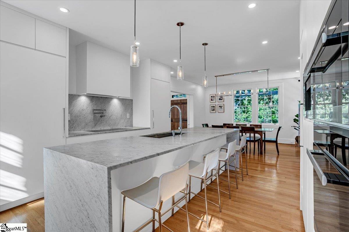 Greenville, South Carolina 29609, United States, 5 Bedrooms Bedrooms, ,4 BathroomsBathrooms,Residential,Active,109180