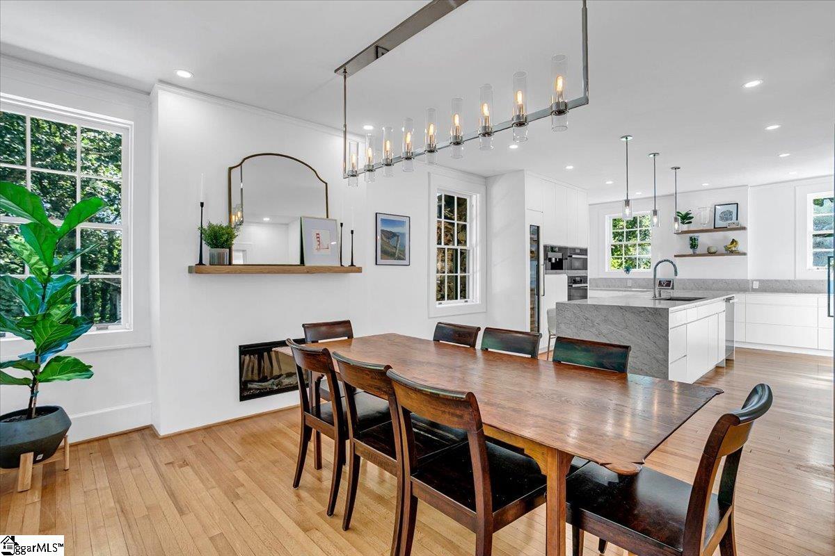 Greenville, South Carolina 29609, United States, 5 Bedrooms Bedrooms, ,4 BathroomsBathrooms,Residential,Active,109180