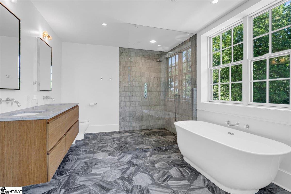 Greenville, South Carolina 29609, United States, 5 Bedrooms Bedrooms, ,4 BathroomsBathrooms,Residential,Active,109180