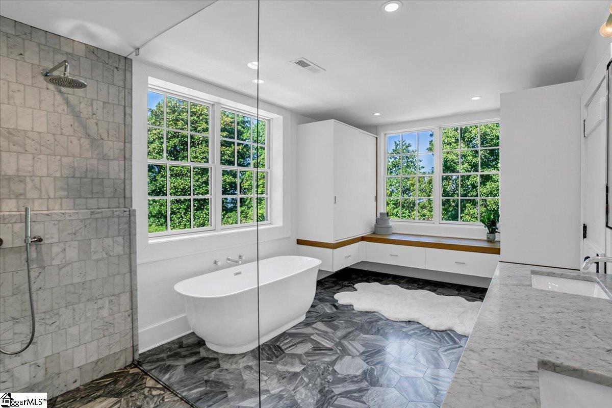 Greenville, South Carolina 29609, United States, 5 Bedrooms Bedrooms, ,4 BathroomsBathrooms,Residential,Active,109180