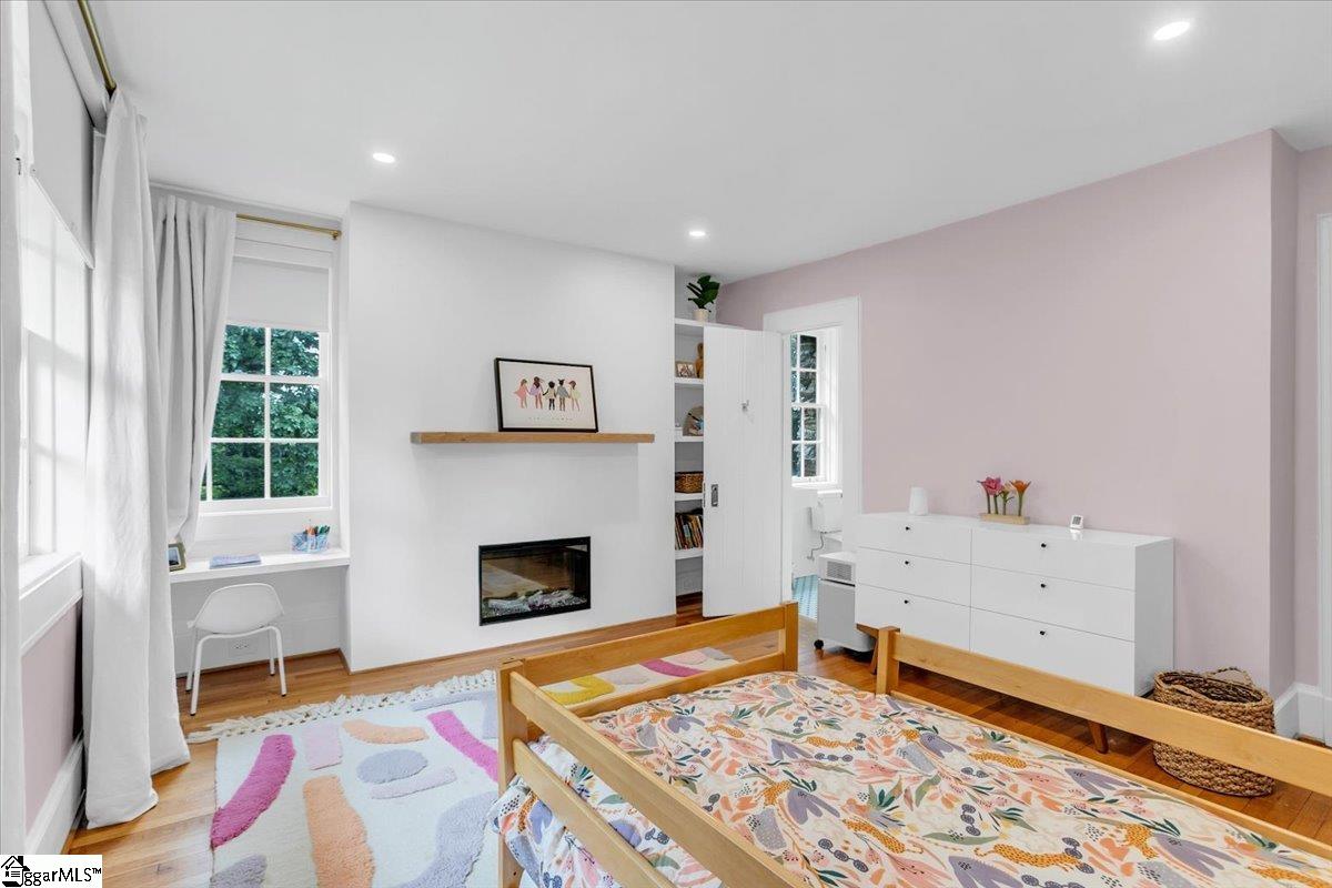 Greenville, South Carolina 29609, United States, 5 Bedrooms Bedrooms, ,4 BathroomsBathrooms,Residential,Active,109180