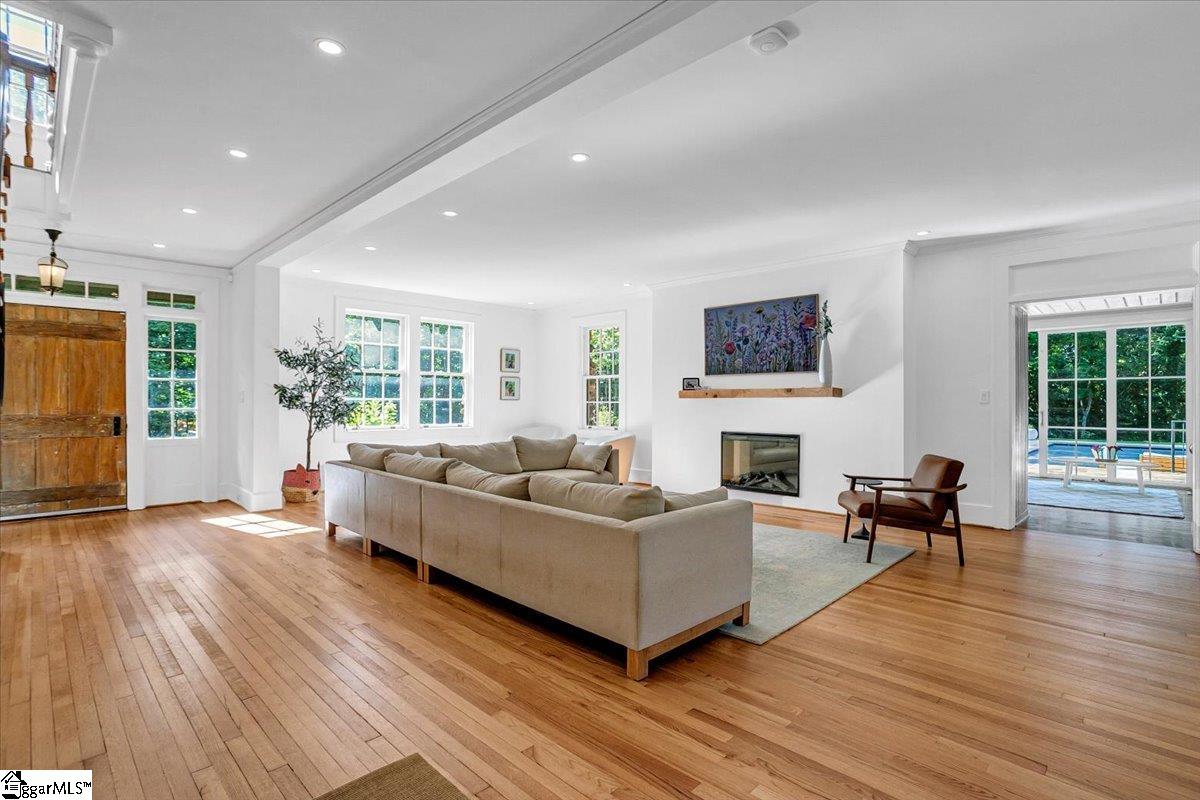 Greenville, South Carolina 29609, United States, 5 Bedrooms Bedrooms, ,4 BathroomsBathrooms,Residential,Active,109180