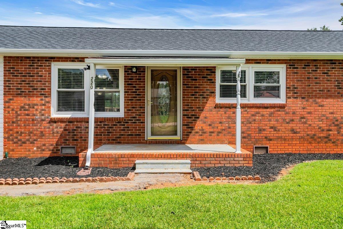 Chesnee, South Carolina 29323, United States, 3 Bedrooms Bedrooms, ,2 BathroomsBathrooms,Residential,Active,233163