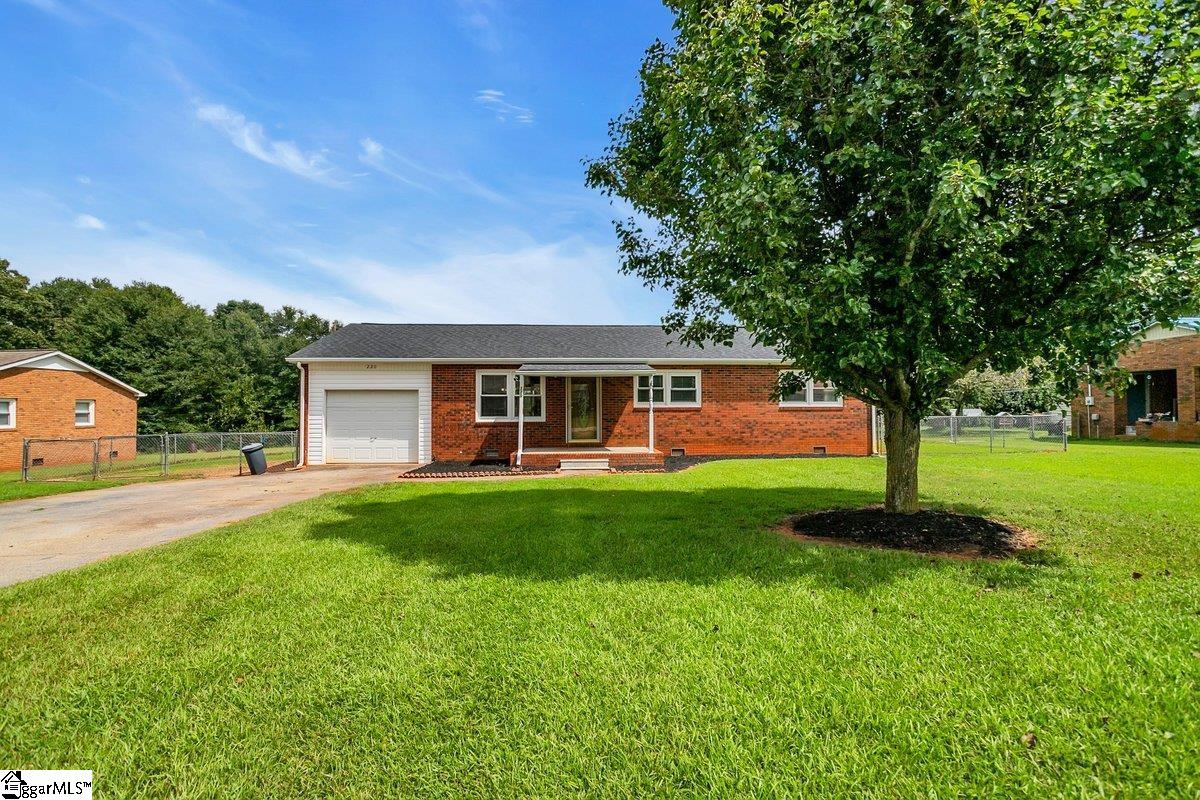 Chesnee, South Carolina 29323, United States, 3 Bedrooms Bedrooms, ,2 BathroomsBathrooms,Residential,Active,233163