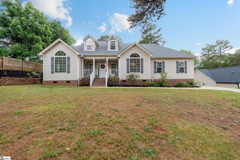 Photo of 203 Stanley Road, Greenville, SC 29611 (MLS # 1590302)