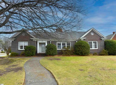 Photo of 308 W Poinsett Street, Greer, SC 29650 (MLS # 1584285)