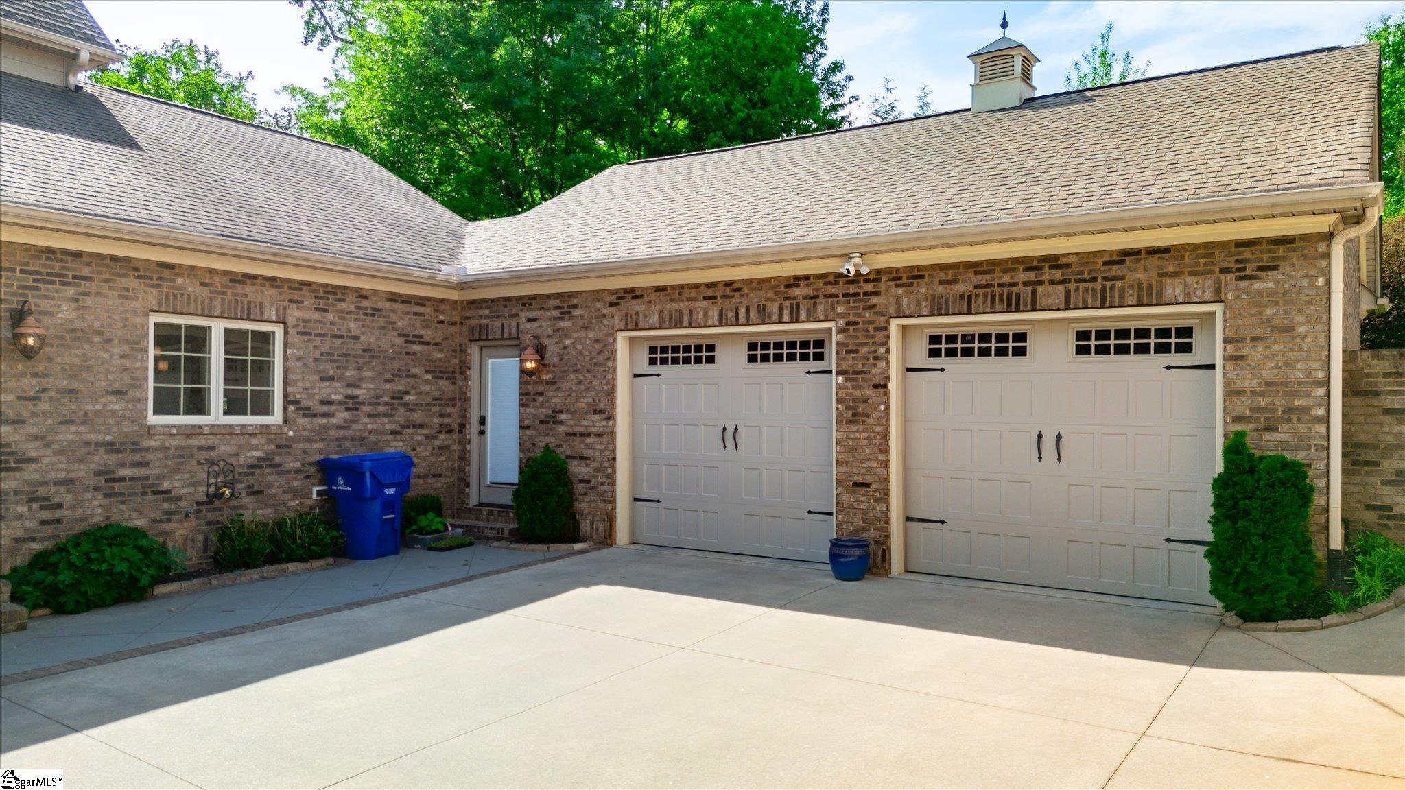 Greenville, South Carolina, 29609, United States, 4 Bedrooms Bedrooms, ,4 BathroomsBathrooms,Residential,Active,2038185