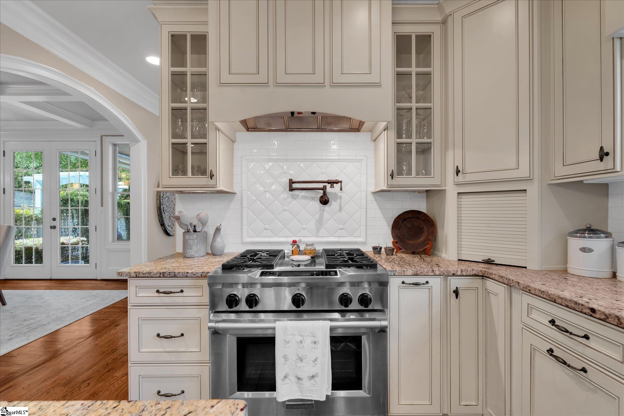Greenville, South Carolina, 29609, United States, 4 Bedrooms Bedrooms, ,4 BathroomsBathrooms,Residential,Active,2038185