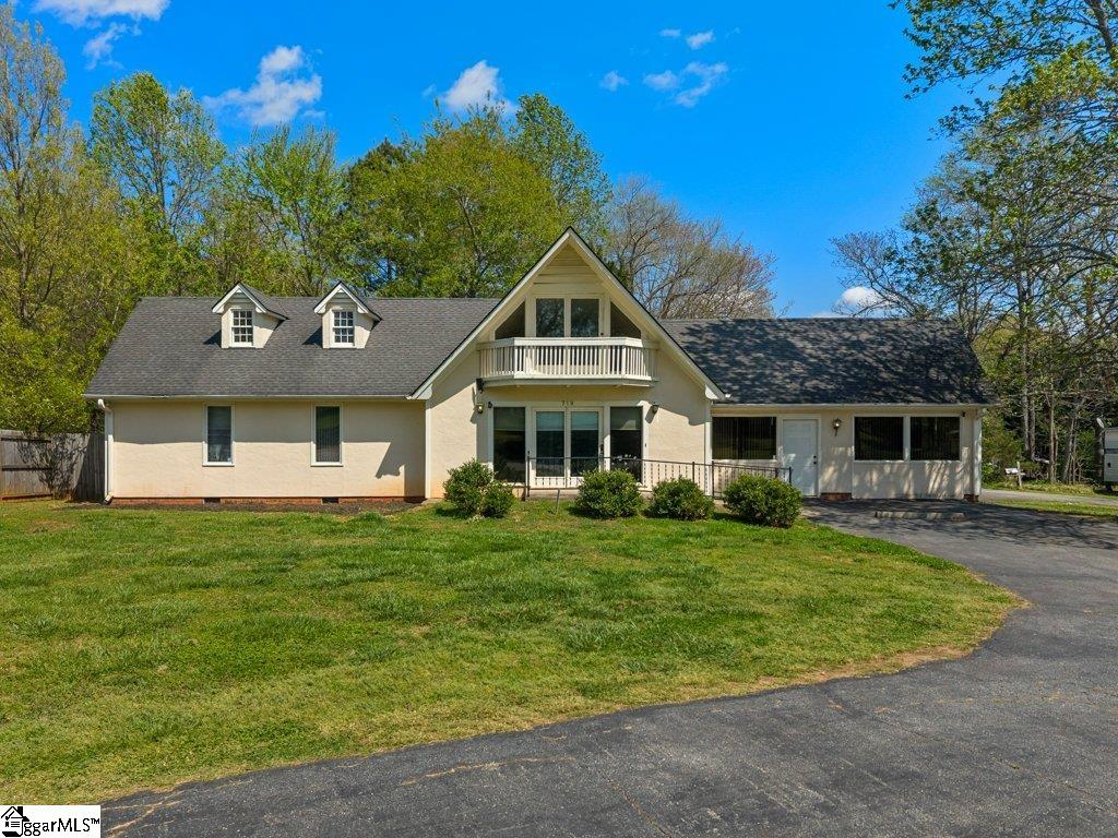 Photo 1 of 46 — 719 S Howard Avenue, Landrum, SC 29356