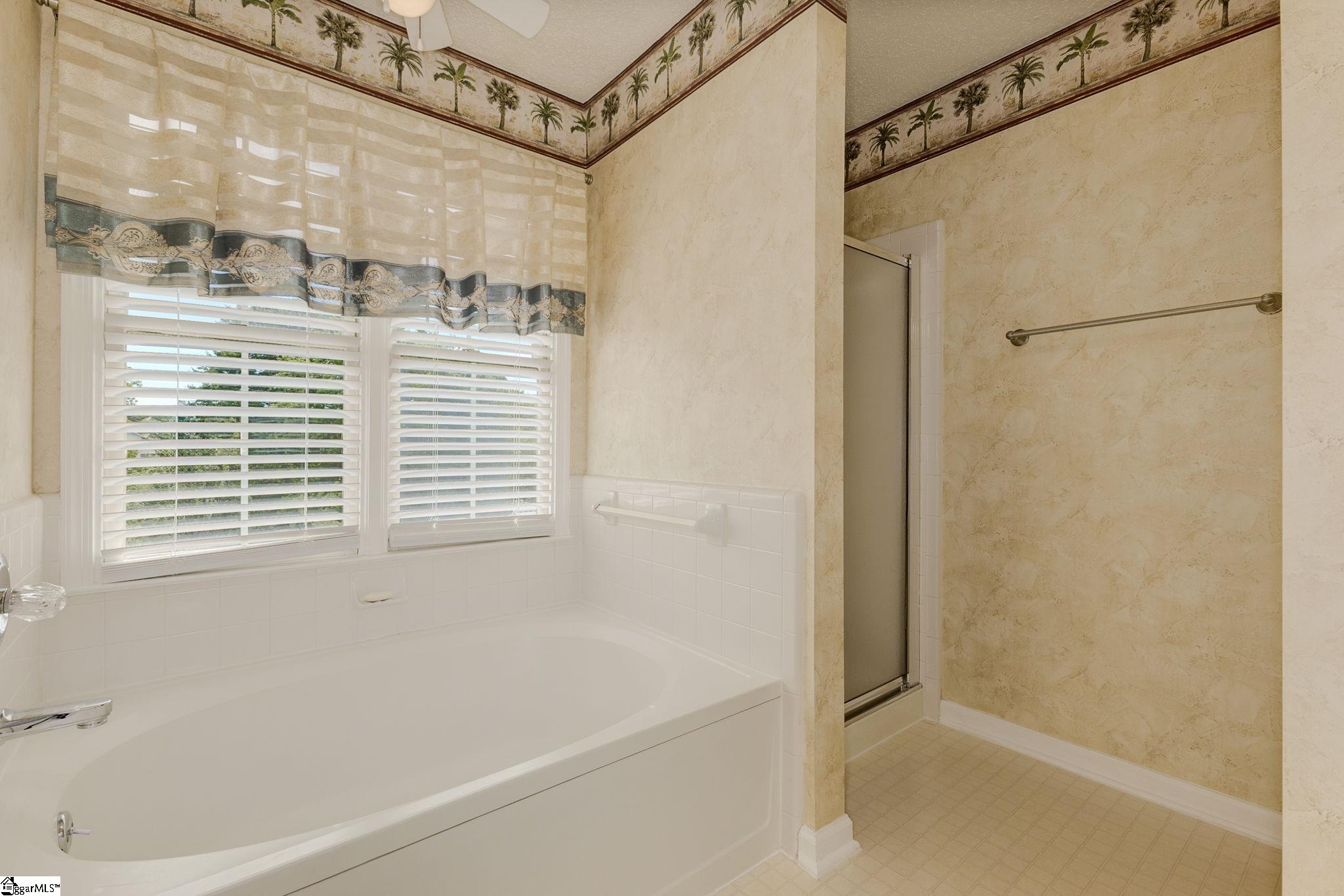 Mauldin, South Carolina 29662, United States, 4 Bedrooms Bedrooms, ,3 BathroomsBathrooms,Residential,Contingent,124871