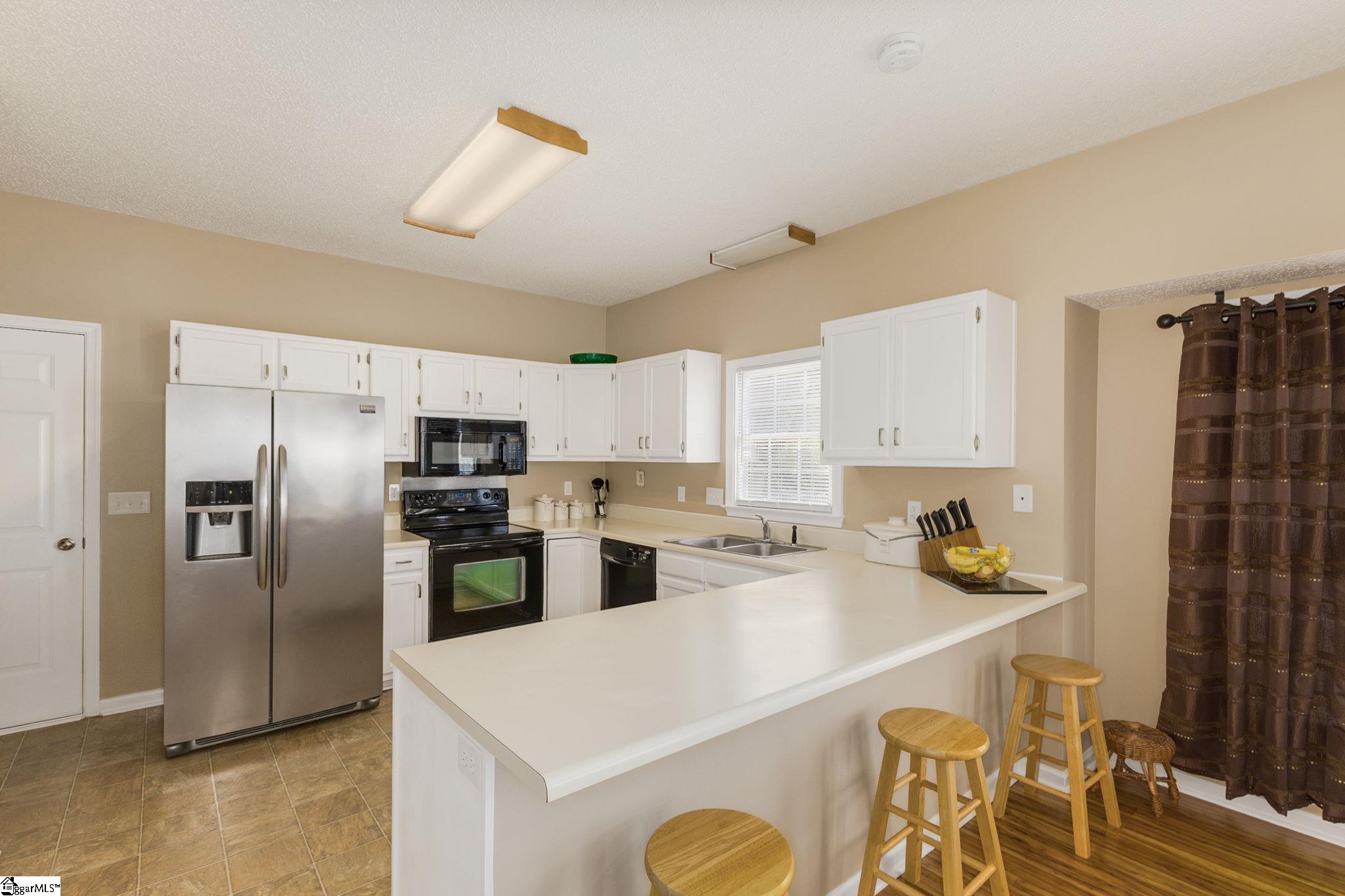 Mauldin, South Carolina 29662, United States, 4 Bedrooms Bedrooms, ,3 BathroomsBathrooms,Residential,Contingent,124871