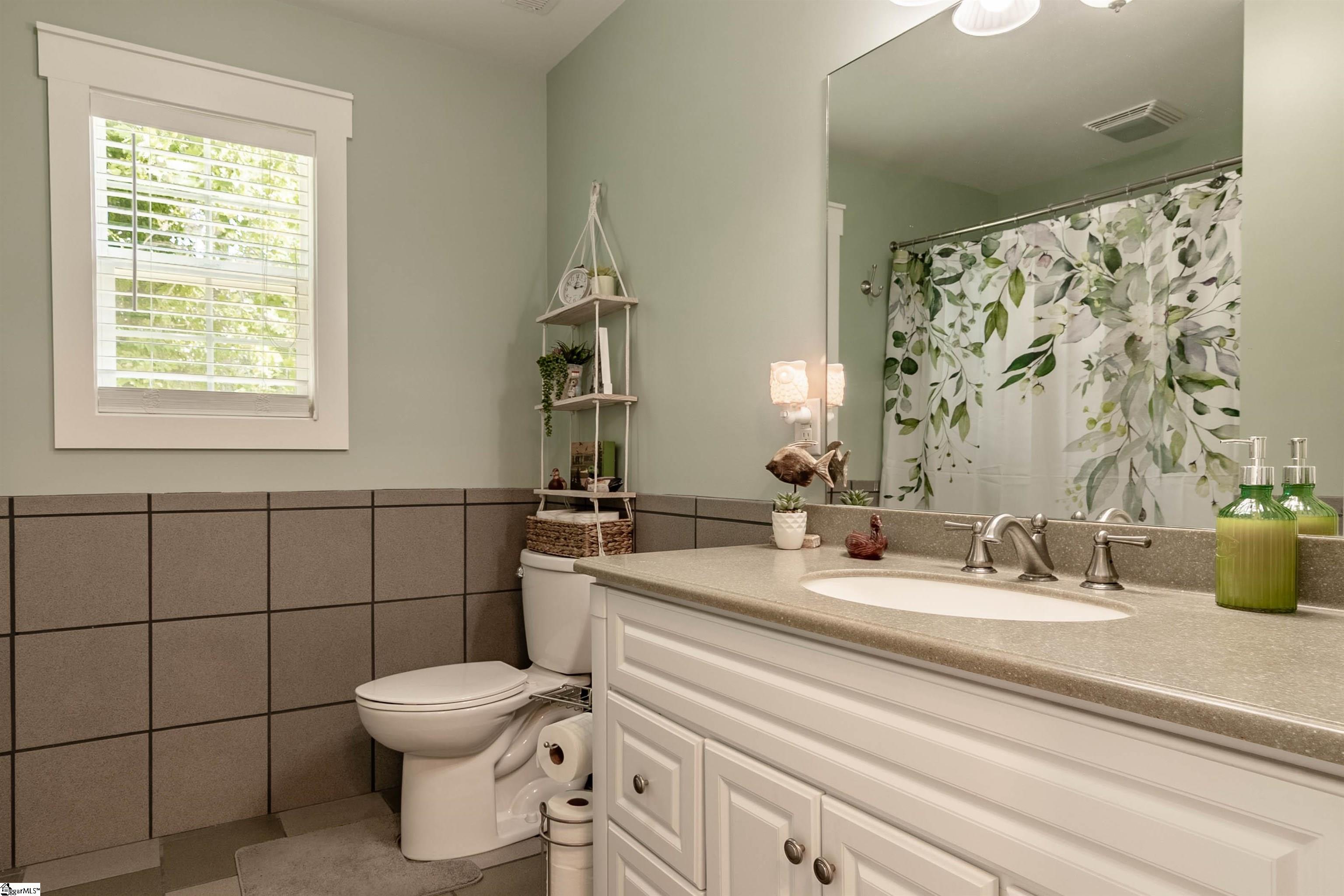 Anderson, South Carolina 29621, United States, 2 Bedrooms Bedrooms, ,2 BathroomsBathrooms,Residential,Active,241244