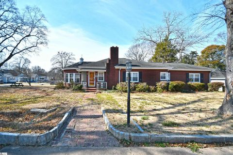 Photo of 6 Beatrice Street, Greenville, SC 29611 (MLS # 1582603)