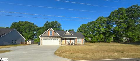 Photo of 1693 Hannon Road, Inman, SC 29349 (MLS # 1589502)