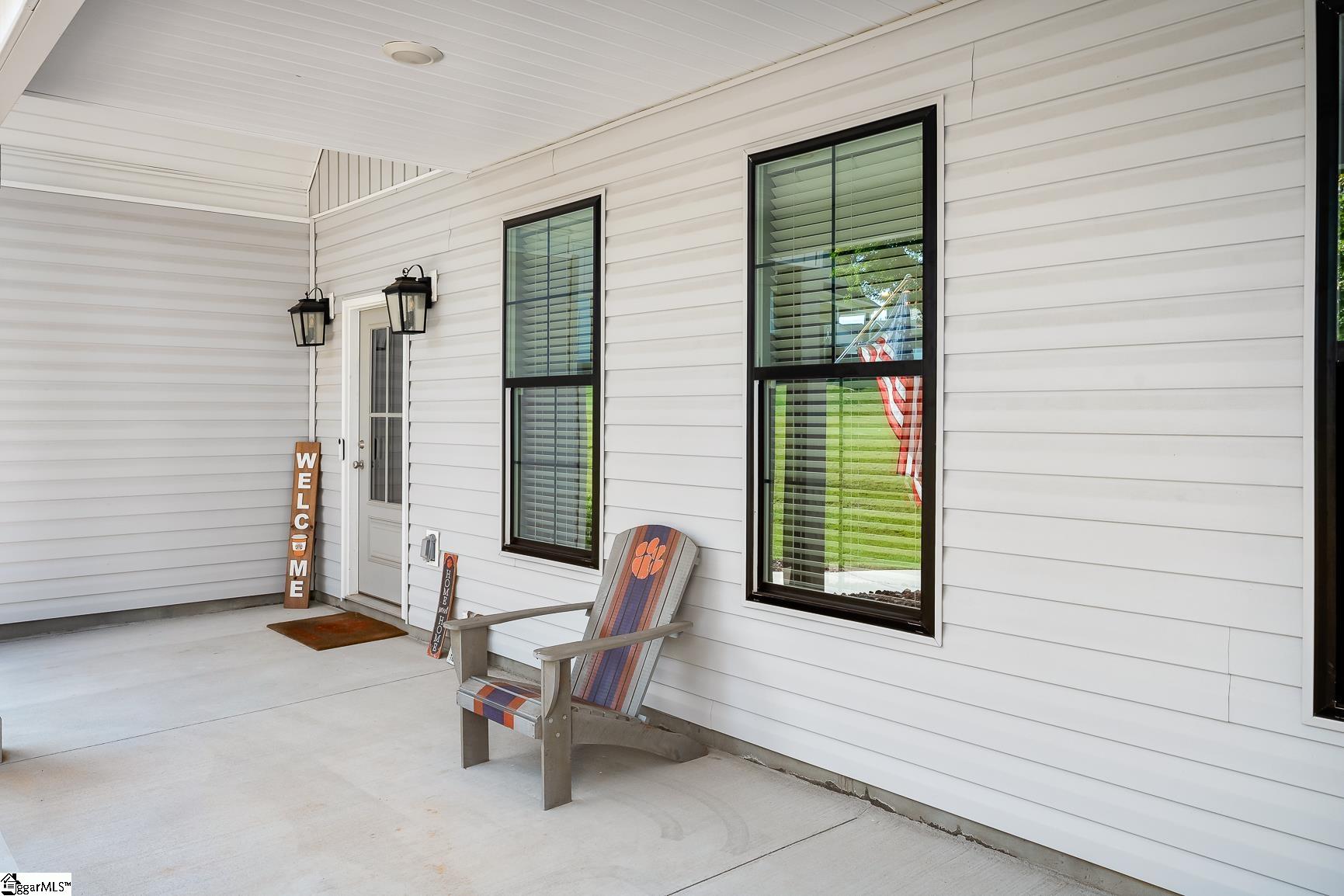 102 Stoneleigh Court