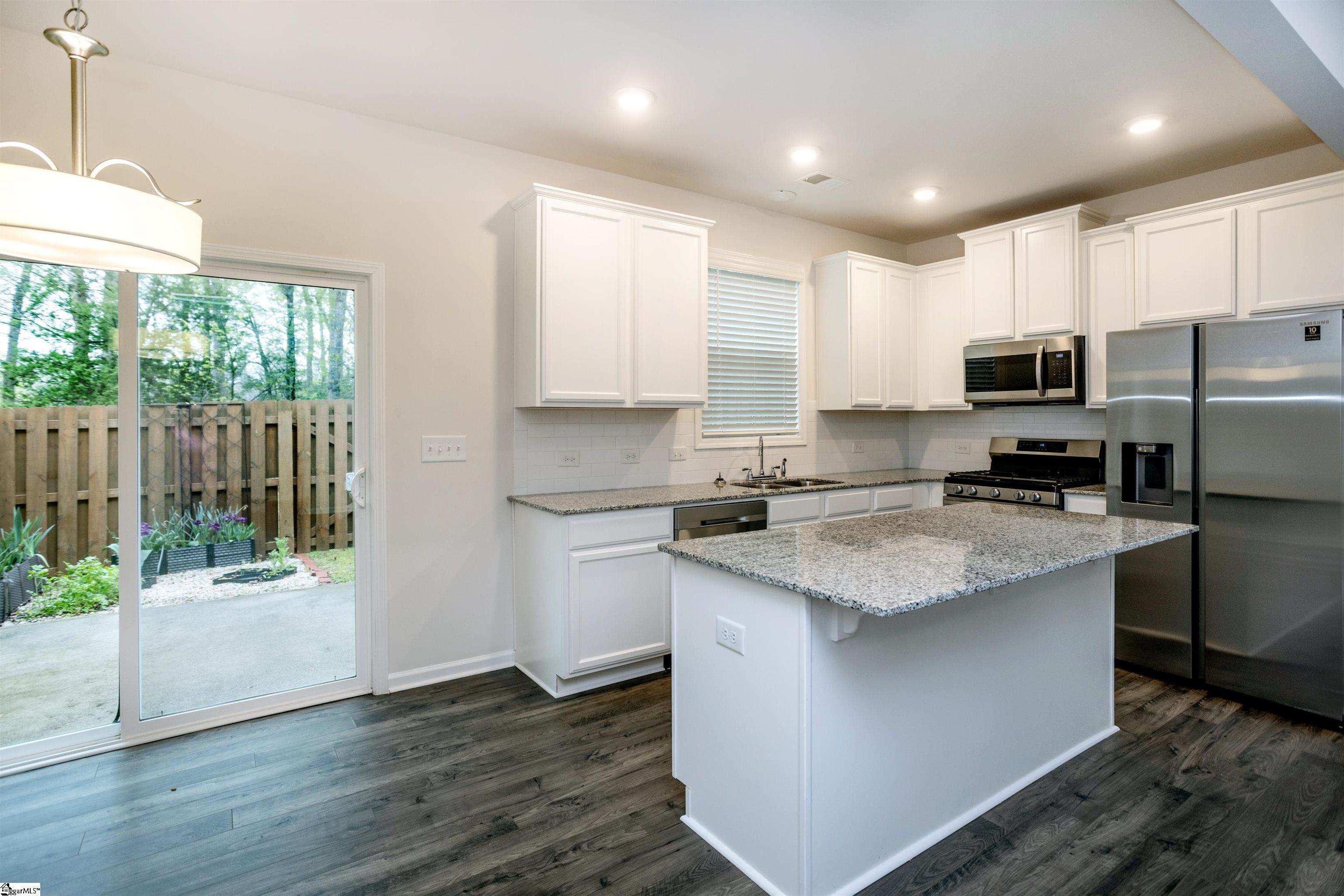 Simpsonville, South Carolina 29680, United States, 3 Bedrooms Bedrooms, ,3 BathroomsBathrooms,Residential,Contingent,102926