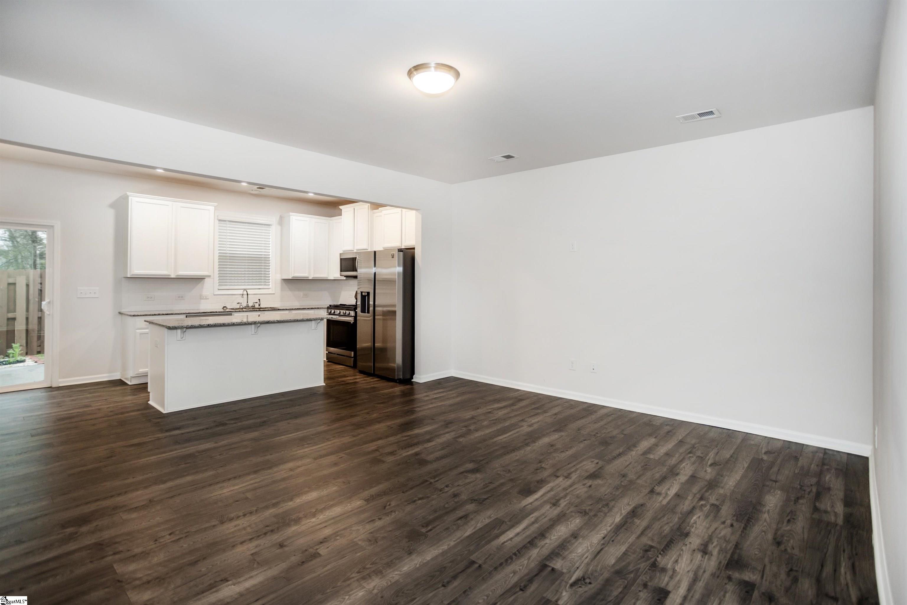 Simpsonville, South Carolina 29680, United States, 3 Bedrooms Bedrooms, ,3 BathroomsBathrooms,Residential,Contingent,102926